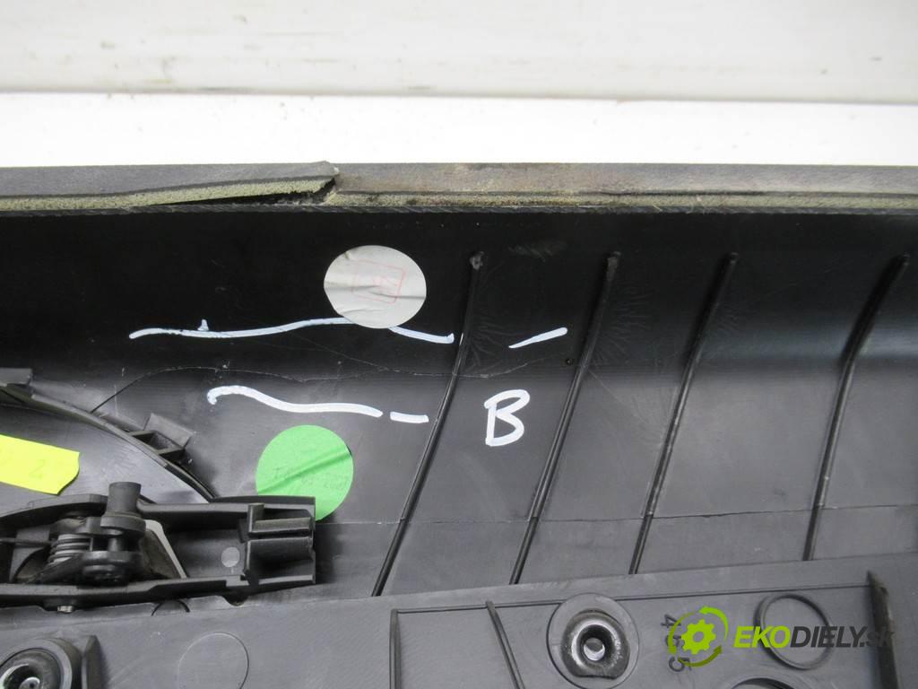 Skoda Octavia II  2007 77 kW LIFTBACK 1.9TDI 105KM 04-08 1900 čalúnenie Dvere predný ľavy tapacír  (Ostatné)