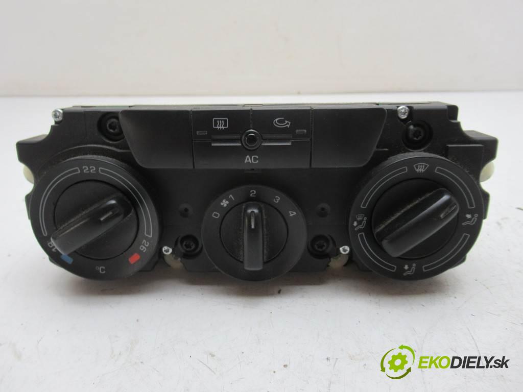 Skoda Octavia II  2007 77 kW LIFTBACK 1.9TDI 105KM 04-08 1900 Panel ovládania kúrenia 1Z0820045A (Prepínače, spínače, tlačidlá a ovládače kúrenia)