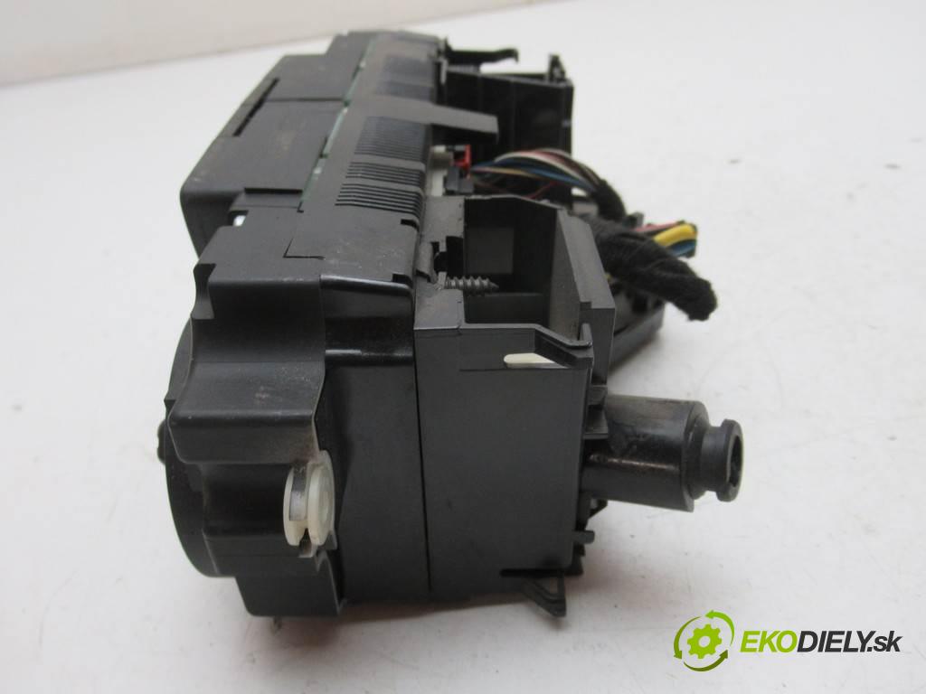 Skoda Octavia II  2007 77 kW LIFTBACK 1.9TDI 105KM 04-08 1900 Panel ovládania kúrenia 1Z0820045A (Prepínače, spínače, tlačidlá a ovládače kúrenia)