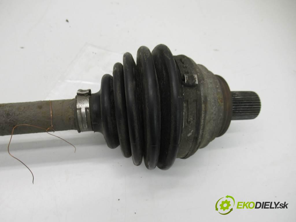 Skoda Octavia II  2007 77 kW LIFTBACK 1.9TDI 105KM 04-08 1900 Poloos ľavá strana  (Poloosy)