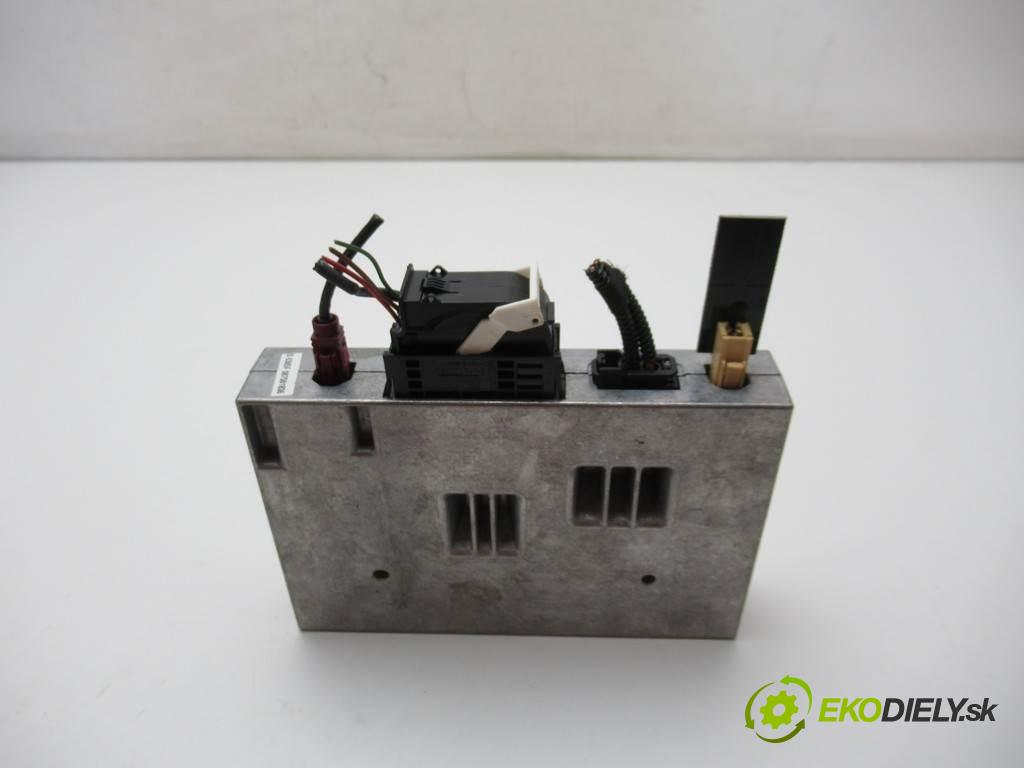 Audi A4 B8    KOMBI 5D 2.0TDI 143KM 08-15  Modul bluetooth 4F1862335 (Ostatné)