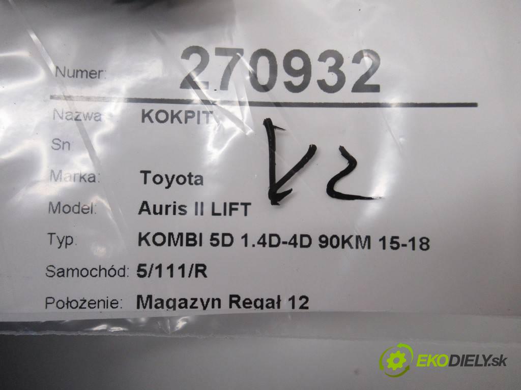 Toyota Auris II LIFT  2017 66 kW KOMBI 5D 1.4D-4D 90KM 15-18 1400 palubní doska  (Palubní desky)