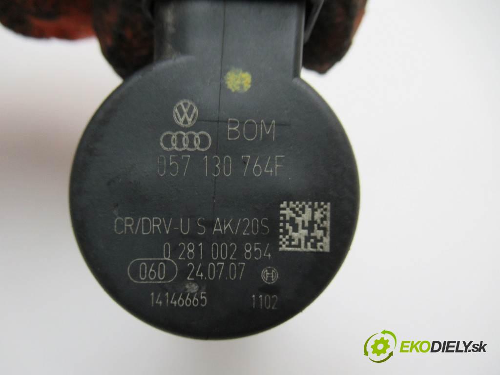 Audi A5 8T  2007 176 kW COUPE QUATTRO S-LINE  3.0TDI 240KM 07-11 3000 Snímač paliva 057130764F