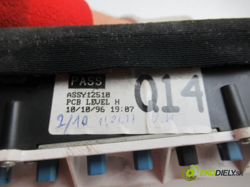 Mercedes-Benz Vito  1997 72 kW 2.3TD 98KM 95-03 2300 Prístrojovka 0005423001 (Prístrojové dosky, displeje)
