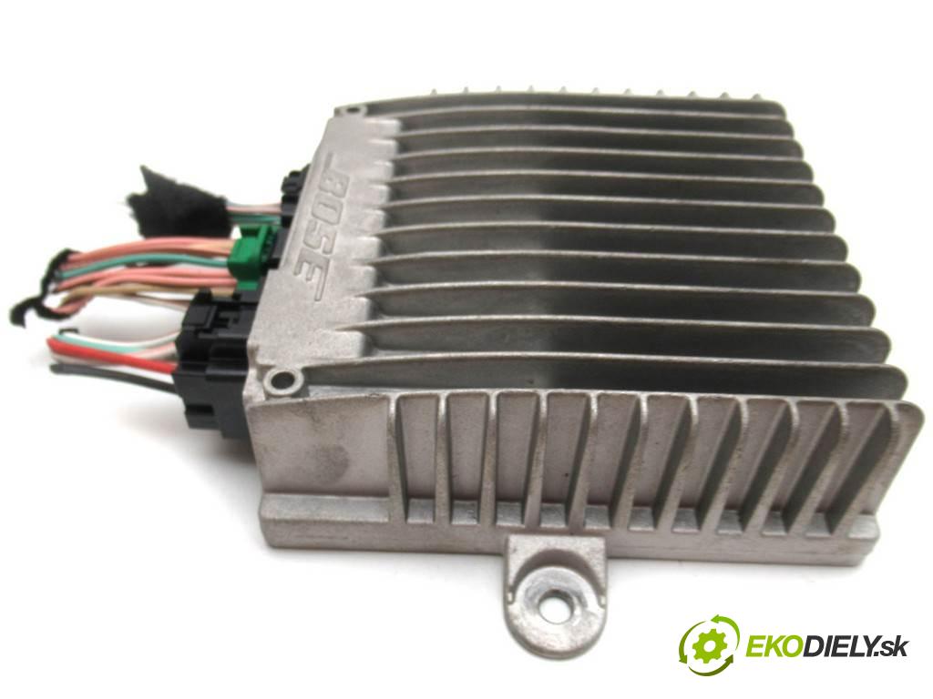 Renault Megane III    LIFT KOMBI 5D 1.5DCI 110KM 08-15  Zosilňovač Bose  (Zosilňovače)