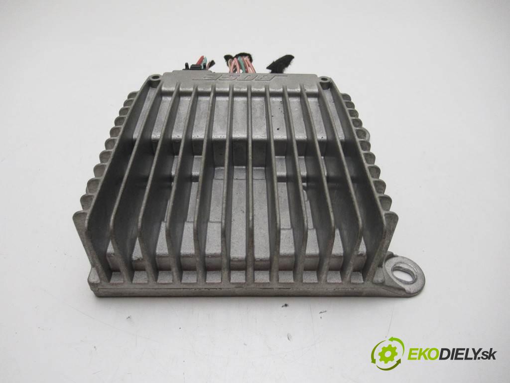 Renault Megane III    LIFT KOMBI 5D 1.5DCI 110KM 08-15  Zosilňovač Bose  (Zosilňovače)