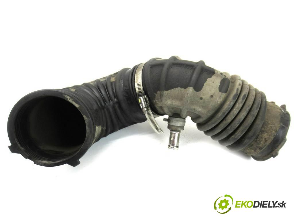Isuzu D-MAX I  2010 100 kW 2010 2.5TD 136KM 02- 2500 Rúra hadice trubka vzduchu 898000986 (Hadice chlazení vzduchu)