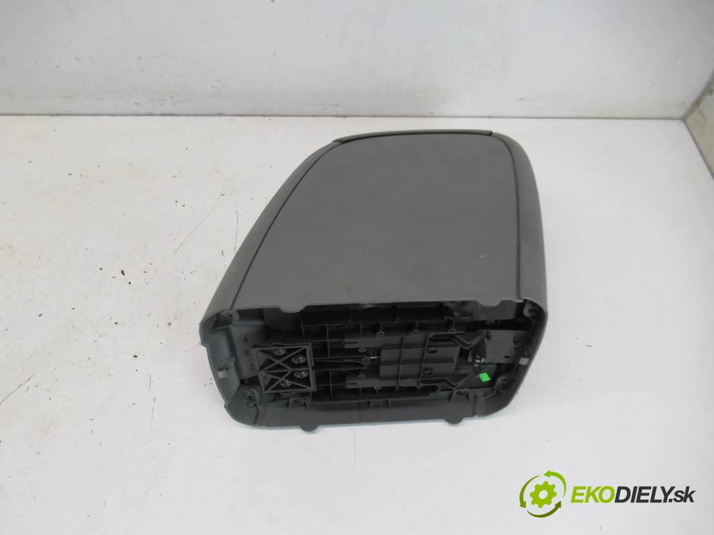 Chrysler Town Country    Voyager IV LIFT 3.8B V6 218KM 01-07  loketní opěrka BOX