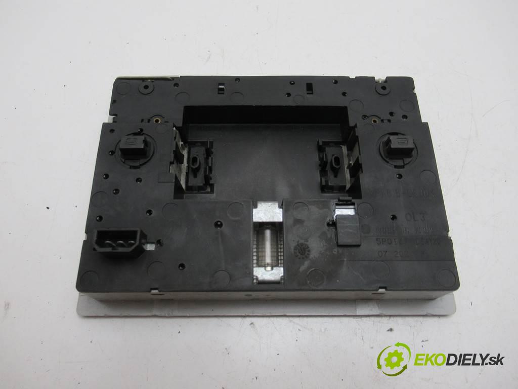 Seat Leon II  2007 77KW HATCHBACK 5D 1.9TDI 105KM 05-09 1900 svetlo stropné 5P0947105 (Osvetlenie interiéru)