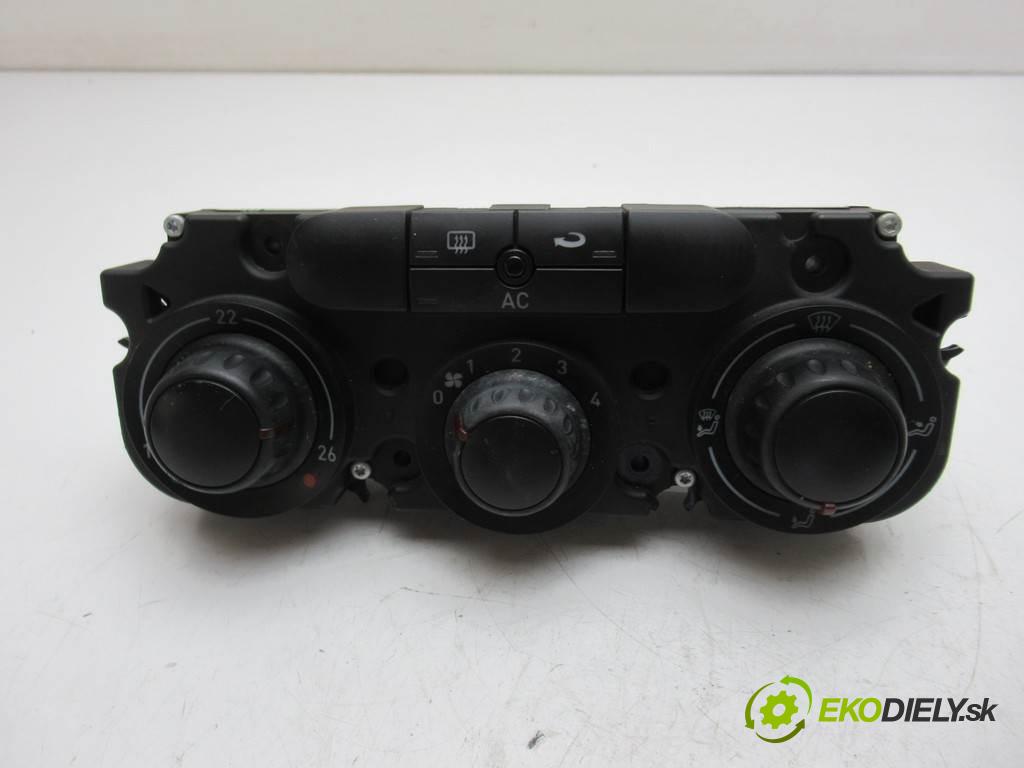 Seat Leon II  2007 77KW HATCHBACK 5D 1.9TDI 105KM 05-09 1900 Panel ovládania kúrenia 5P0820047K (Prepínače, spínače, tlačidlá a ovládače kúrenia)