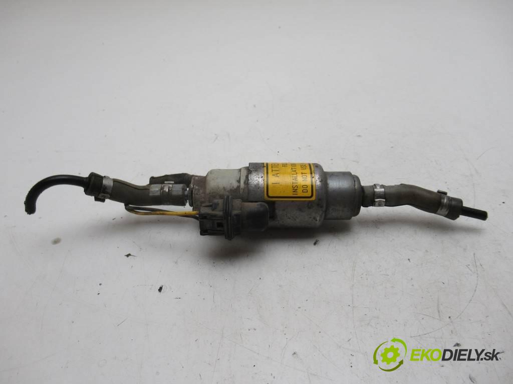 Volkswagen Touran    LIFT 1.9TDI 105KM 06-10  motorek paliva Webasto  (Webasto ohřívače)