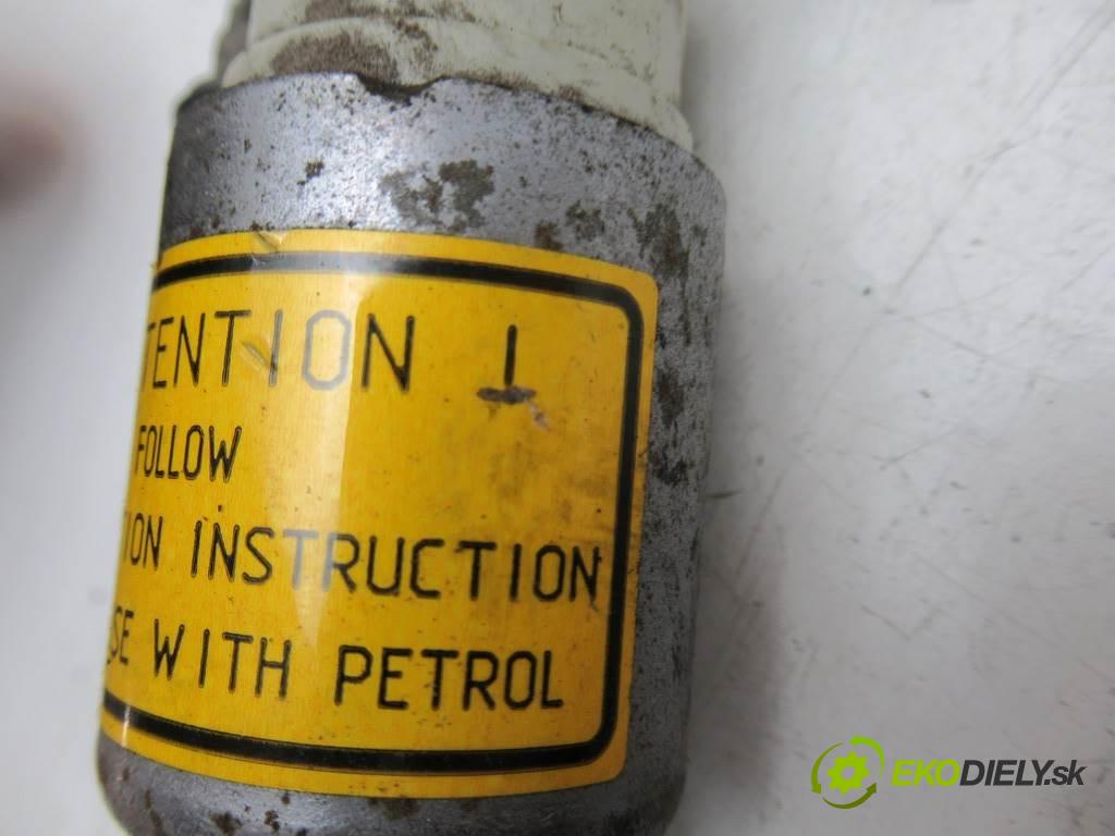 Volkswagen Touran    LIFT 1.9TDI 105KM 06-10  motorek paliva Webasto  (Webasto ohřívače)