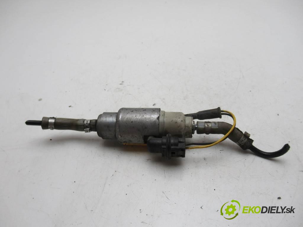 Volkswagen Touran    LIFT 1.9TDI 105KM 06-10  motorek paliva Webasto  (Webasto ohřívače)