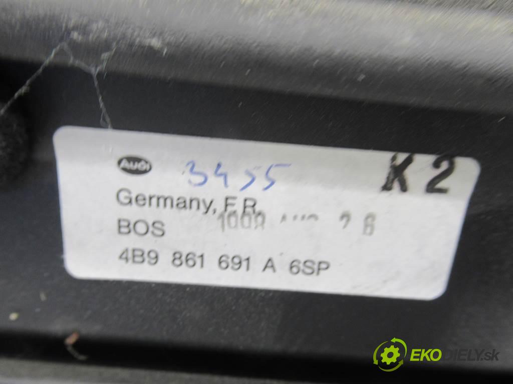 Audi A6 C5  1998 121 kW KOMBI 5D 2.4B 165KM 97-04 2400 Roleta síťka 4B9861691A (Ostatní)