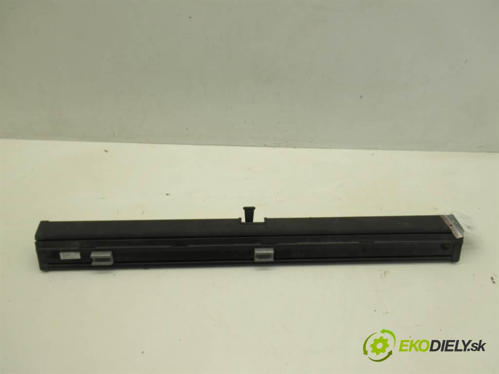 Audi A6 C5  1998 121 kW KOMBI 5D 2.4B 165KM 97-04 2400 Roleta sieťka 4B9861691A (Ostatné)