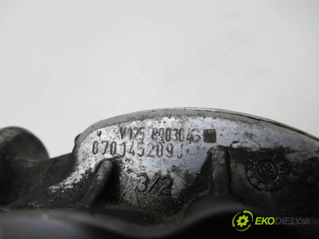Volkswagen Touareg  2005  2.5TDI 174KM 02-10 2500 Pumpa vákuová 070145209J