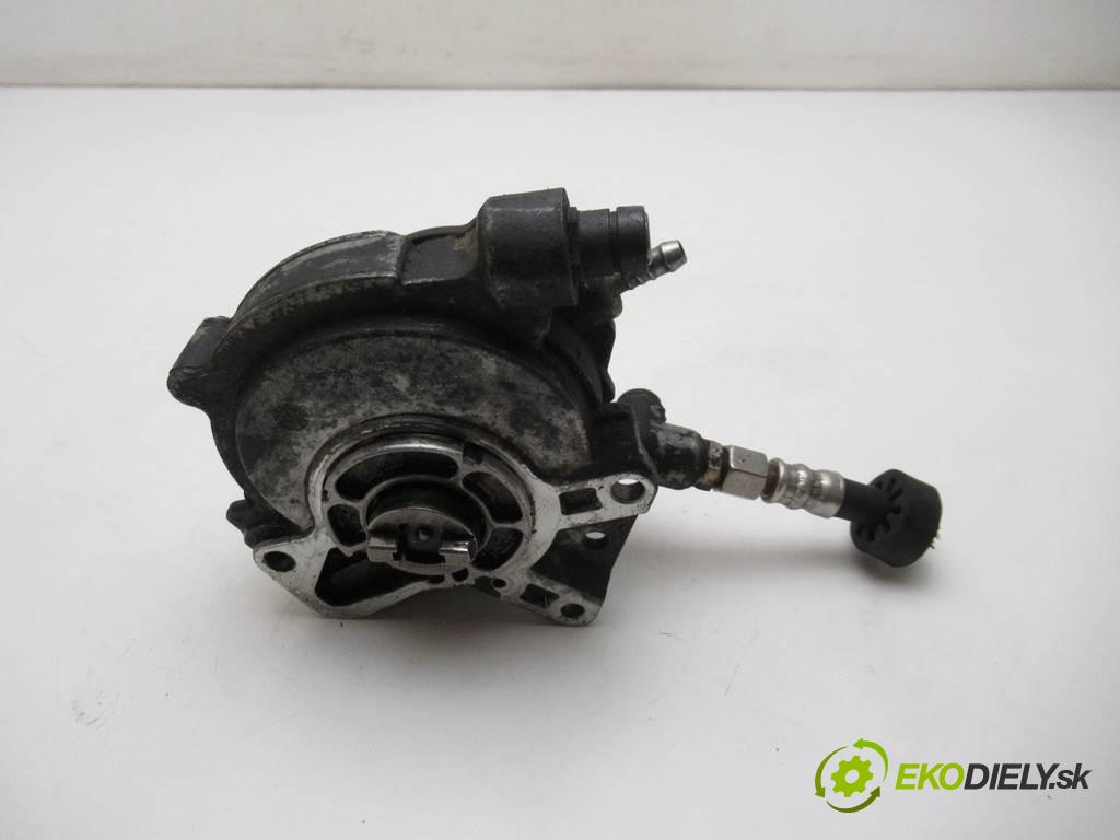 Volkswagen Touareg  2005  2.5TDI 174KM 02-10 2500 Pumpa vákuová 070145209J
