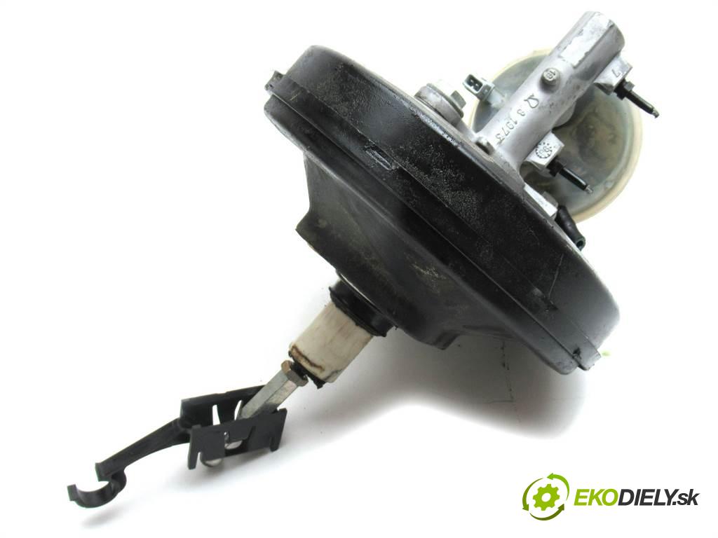 Audi A4 B5 FL  1997 92 kW SEDAN 4D 1.8B 125KM 96-01 1800 Posilovač Pumpa brzdová 8D0612105F (Posilňovače bŕzd)