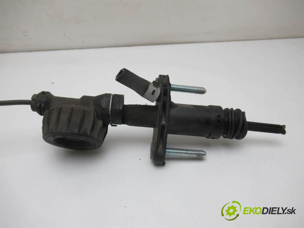 Opel Vectra C  2003 92 kW GTS LIFTBACK 2.2DTI 125KM 02-08 2200 Spojkový valec pumpa spojky 24412670 (Valce a ložiská)