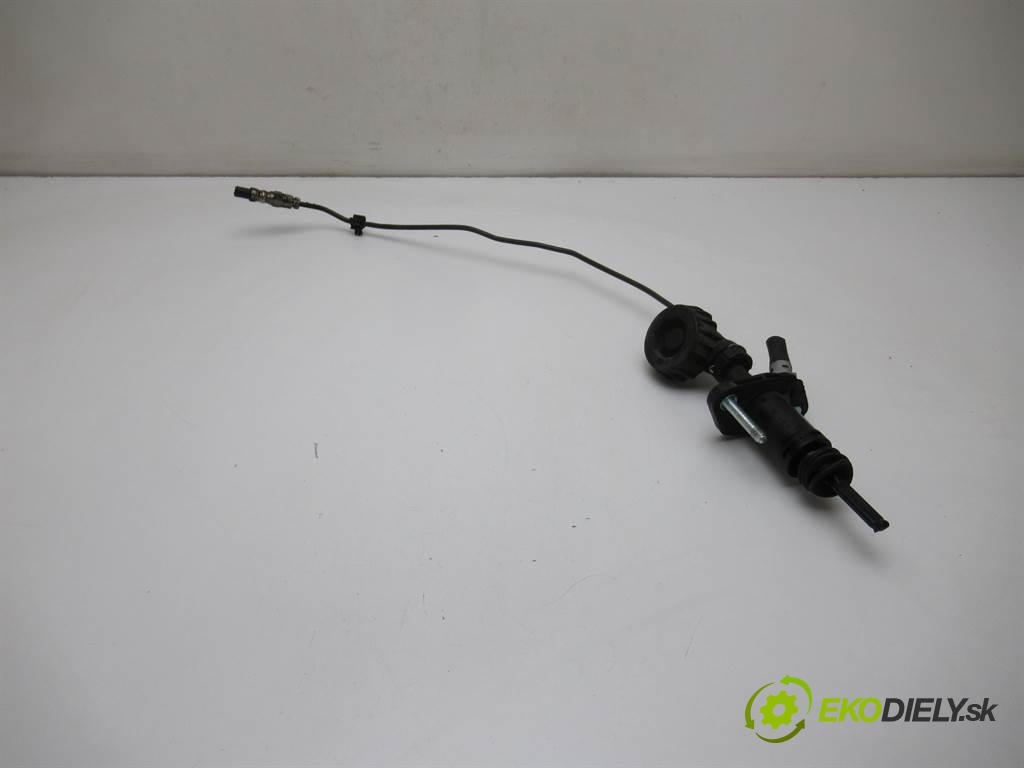 Opel Vectra C  2003 92 kW GTS LIFTBACK 2.2DTI 125KM 02-08 2200 Spojkový valec pumpa spojky 24412670 (Valce a ložiská)