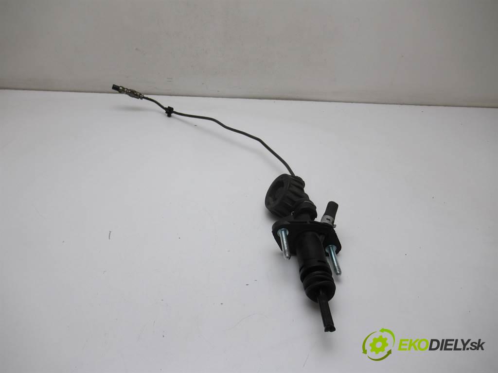 Opel Vectra C  2003 92 kW GTS LIFTBACK 2.2DTI 125KM 02-08 2200 Spojkový valec pumpa spojky 24412670 (Valce a ložiská)