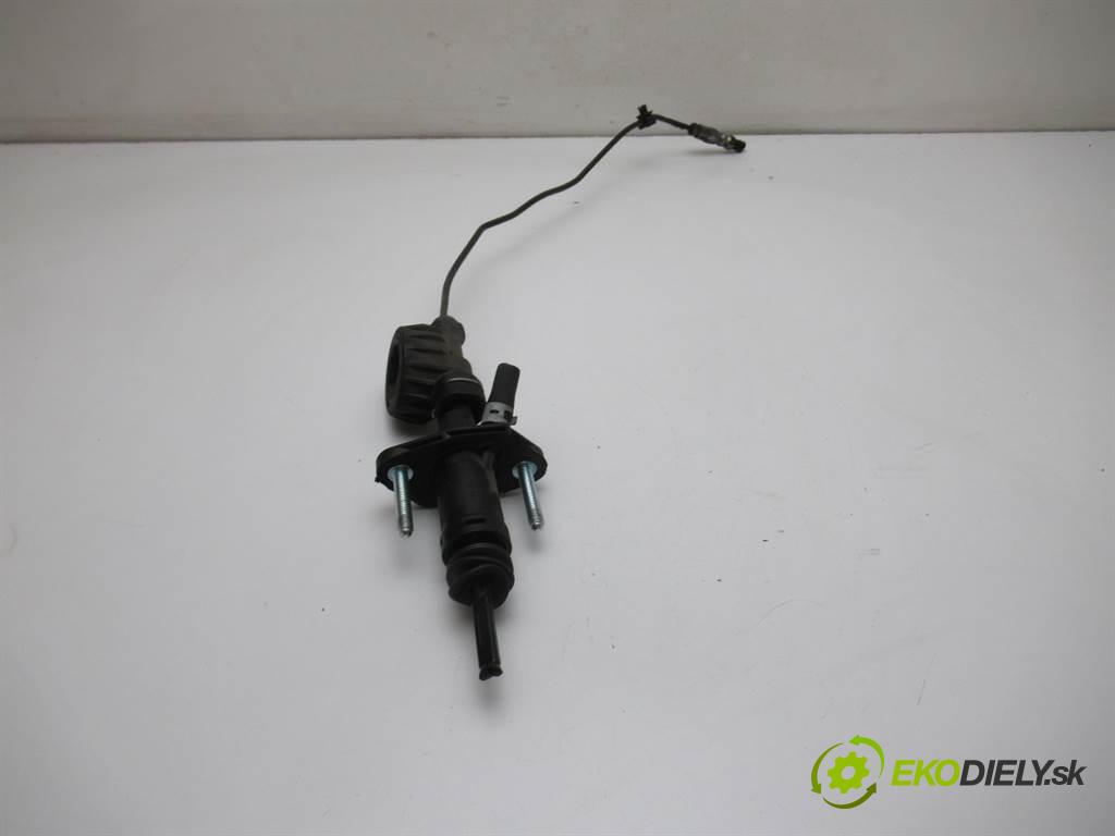 Opel Vectra C  2003 92 kW GTS LIFTBACK 2.2DTI 125KM 02-08 2200 Spojkový valec pumpa spojky 24412670 (Valce a ložiská)