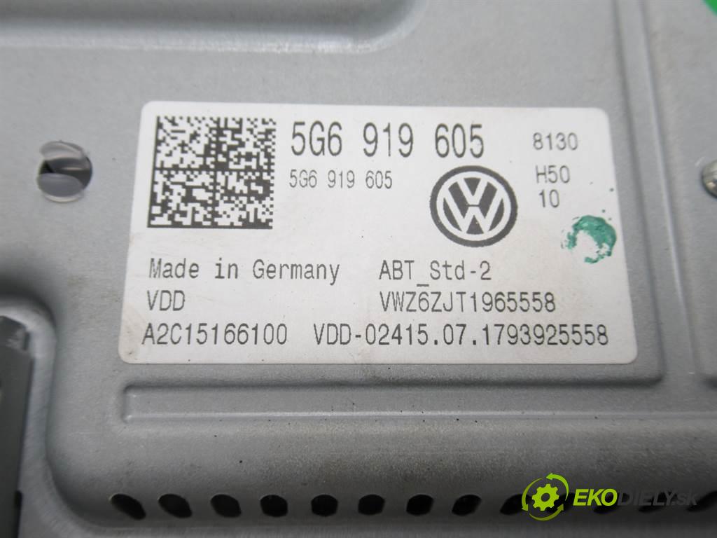 Volkswagen Golf VII LIFT  2017 63 kW HATCHBACK 5D 1.0TSI 86KM 12-20 1000 Displej plátno LCD mavigace 5G6919605