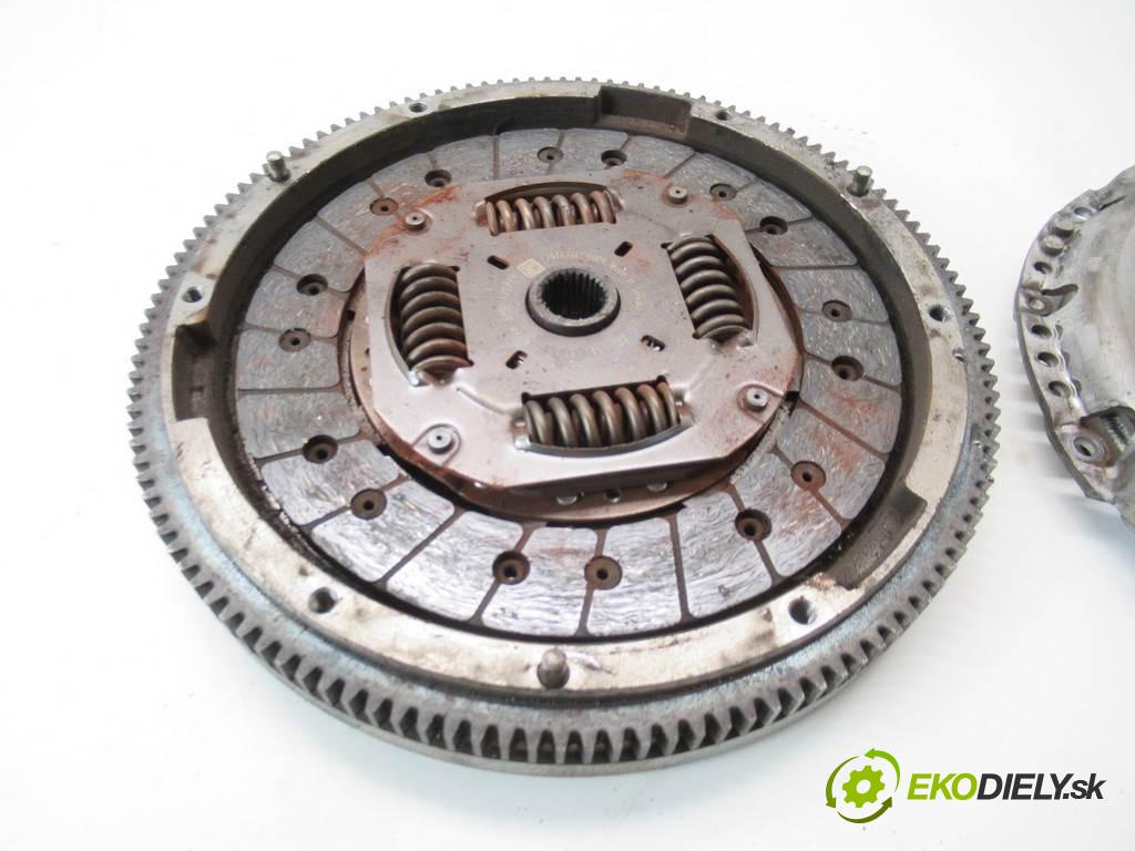 Volkswagen Golf VII LIFT  2017 63 kW HATCHBACK 5D 1.0TSI 86KM 12-20 1000 Spojková sada (bez ložiska) komplet 03C105273P (Kompletné sady (bez ložiska))