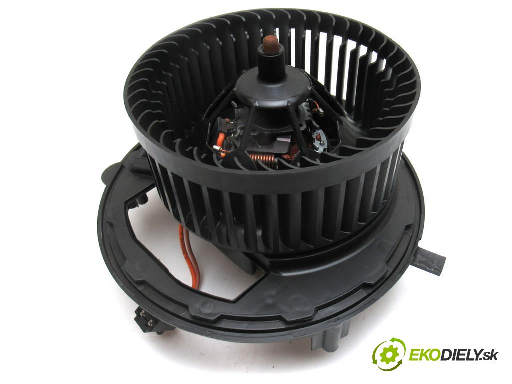 Volkswagen Golf VII LIFT  2017 63 kW HATCHBACK 5D 1.0TSI 86KM 12-20 1000 Ventilátor ventilátor kúrenia 5Q1819021F (Ventilátory kúrenia)