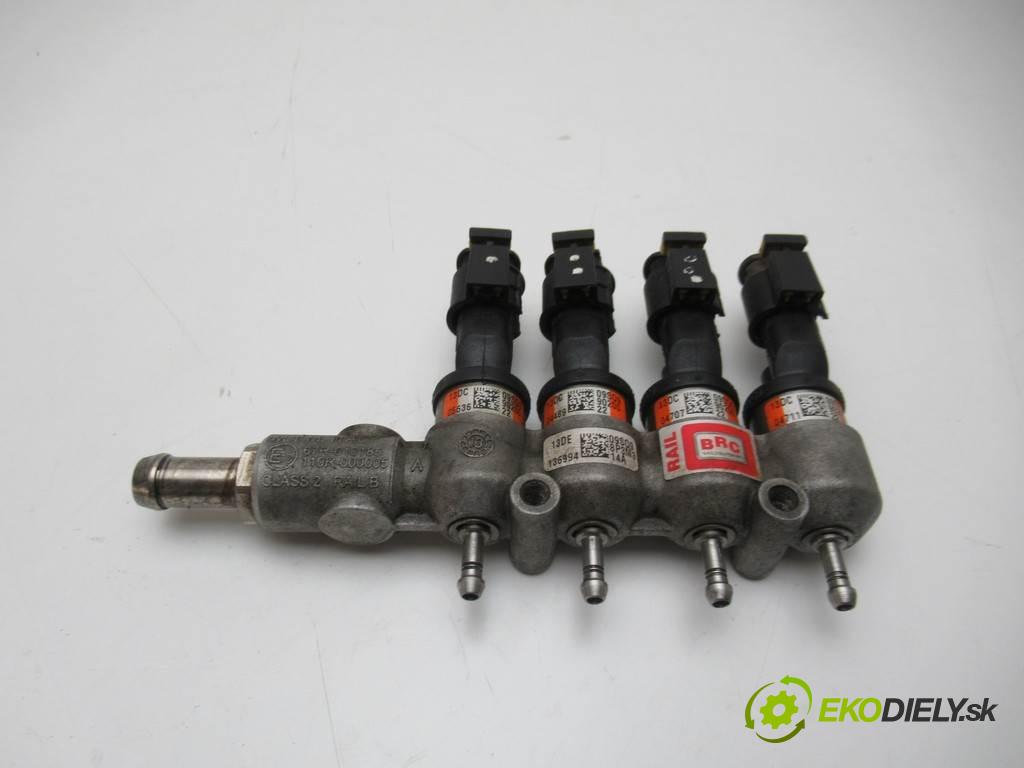 . .    A  Vstrekovače do plynového pedálu LPG BRC 67R-010185