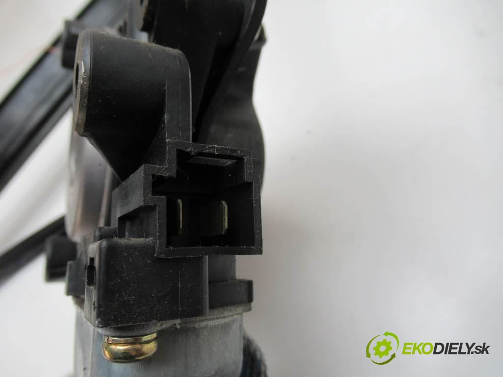 Chrysler Voyager IV  2003 105kw 2.5CRD 141KM 01-07 2500 mechanismus okna přední část levý