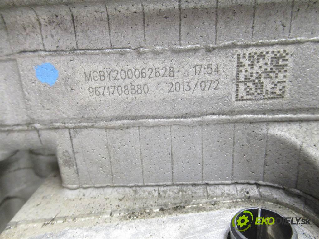 Peugeot 208  2013 60 kW HATCHBACK 5D 1.2B 82KM 12-15 1200 motor HMZ (Motory (kompletní))