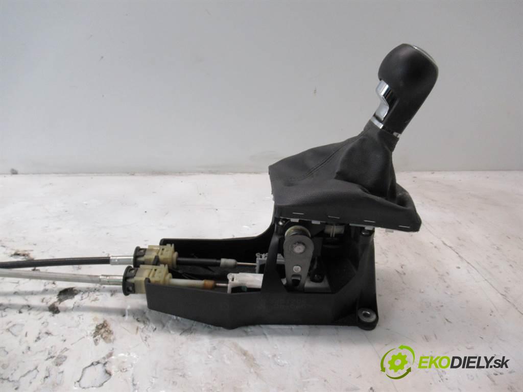 Opel Astra H  2008 81 kW HATCHBACK 3D 1.7CDTI 125KM 04-14 1700 Kulisa - -  (Rýchlostné páky / kulisy)