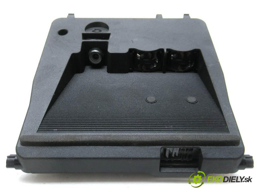 Toyota Yaris III LIFT    HATCHBACK 5D 1.0VVTI 69KM 14-  Kamera radar Modul 88181-0D020
