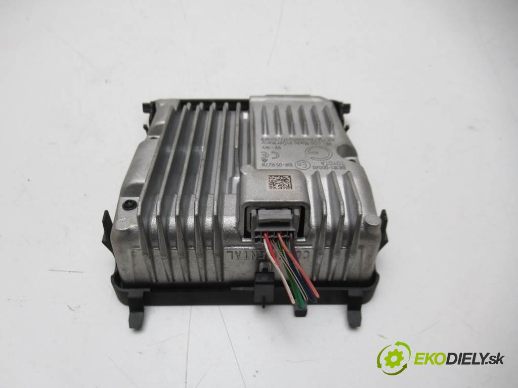 Toyota Yaris III LIFT    HATCHBACK 5D 1.0VVTI 69KM 14-  Kamera radar Modul 88181-0D020
