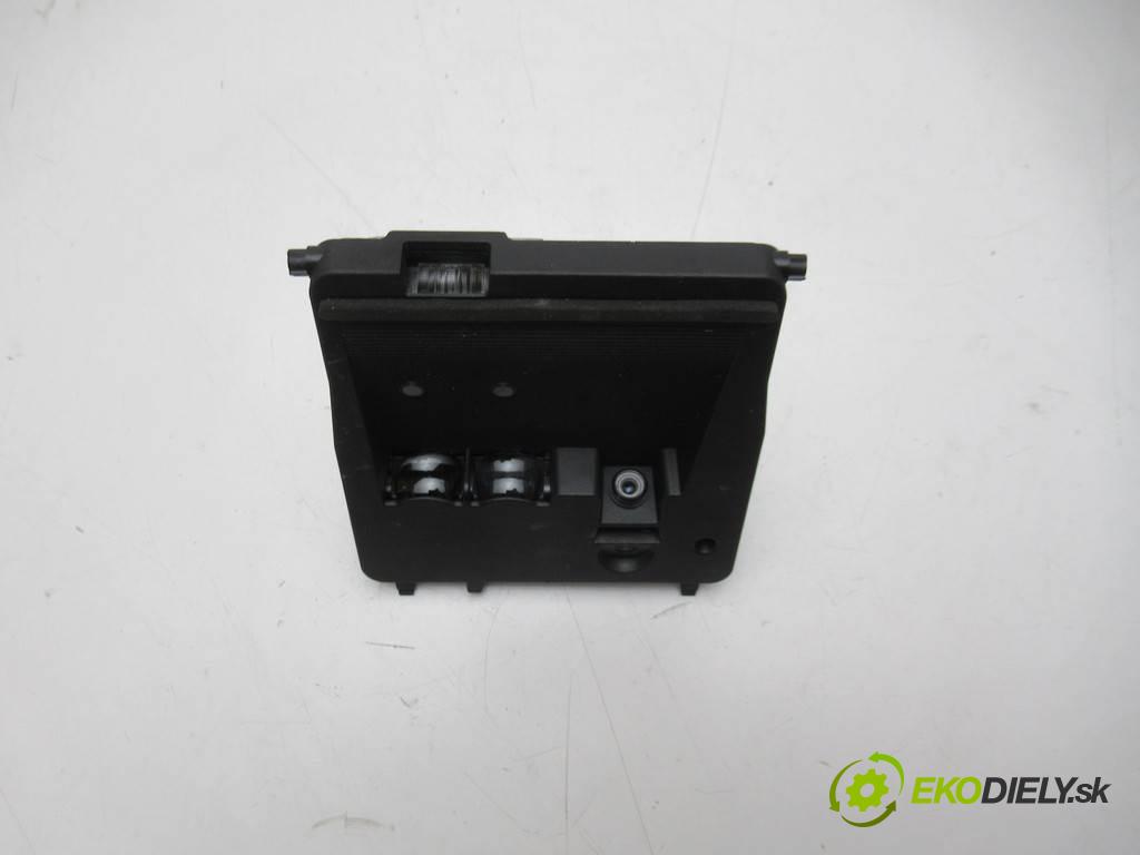 Toyota Yaris III LIFT    HATCHBACK 5D 1.0VVTI 69KM 14-  Kamera radar Modul 88181-0D020
