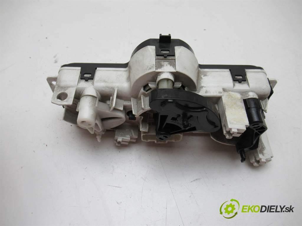 Renault Kangoo II  2008 50 kW III 1.5DCI 68KM 08-13 1500 Panel ovládania kúrenia  (Prepínače, spínače, tlačidlá a ovládače kúrenia)