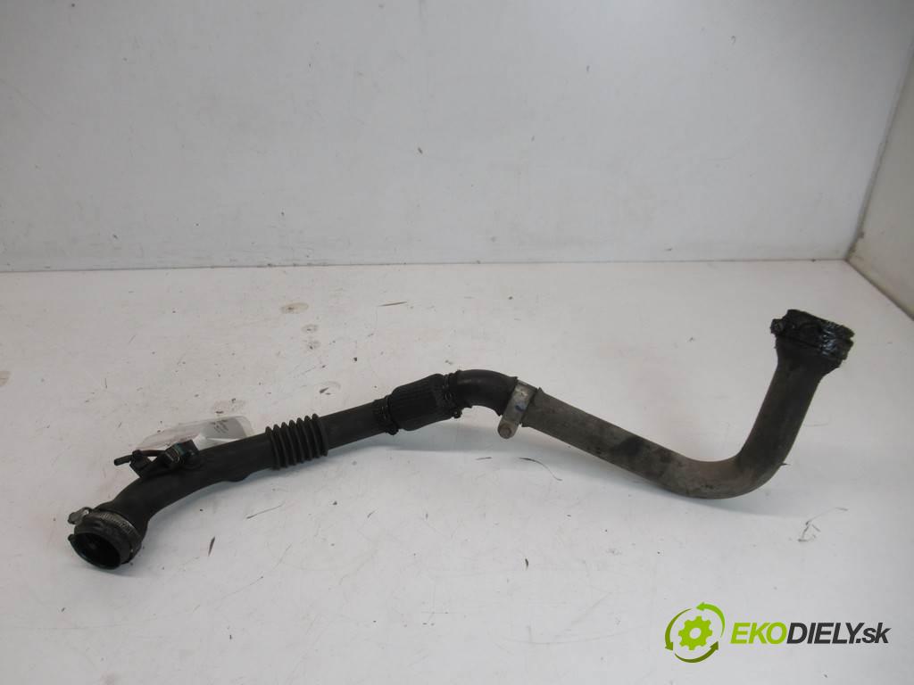 Renault Kangoo II    III 1.5DCI 68KM 08-13  Rúra hadice trubka vzduchu 8200874705 (Hadice chlazení vzduchu)