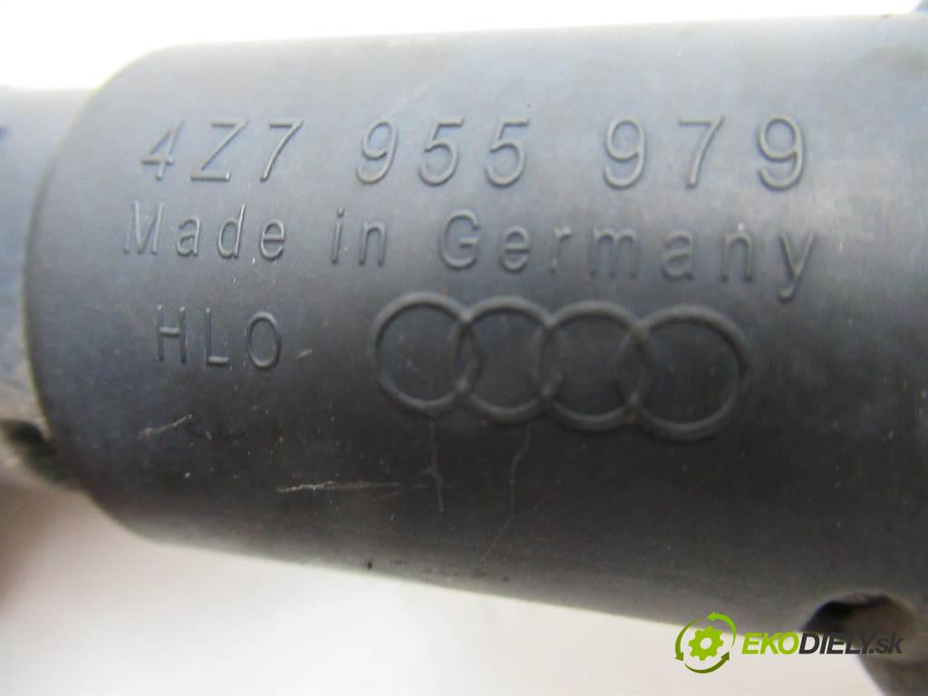 Audi A6 C5 Allroad    2.5TDI 180KM 99-05  ostřikovače světla pravá 4Z7955979