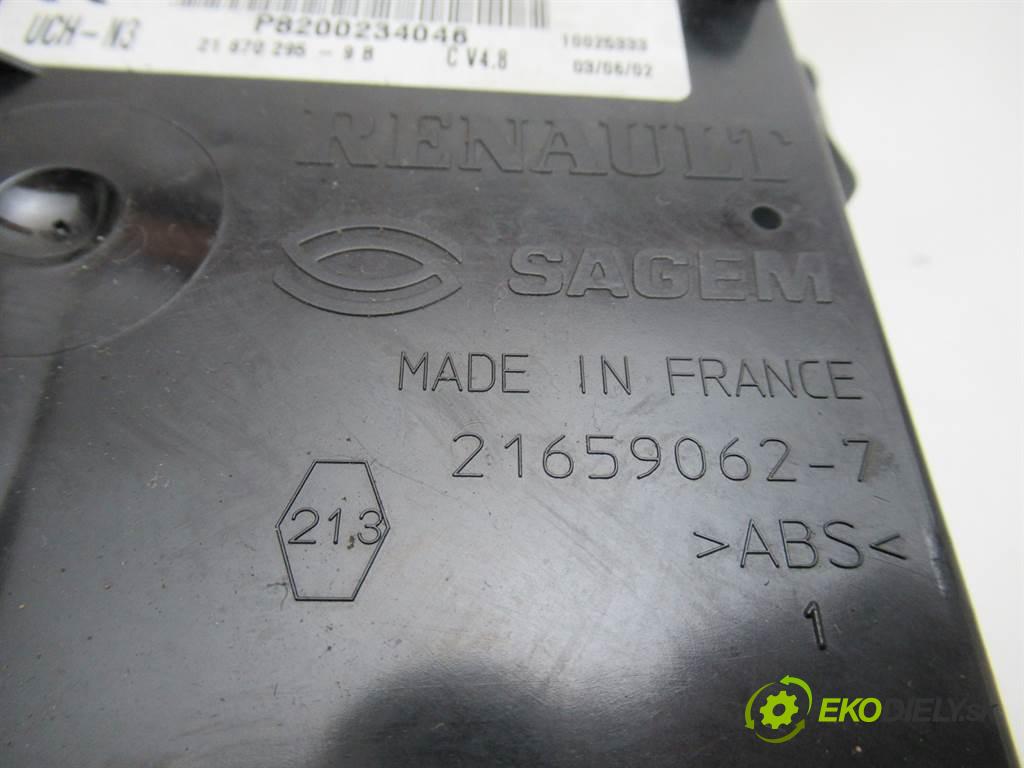 Renault Clio II LIFT    HATCHBACK 5D 1.5DCI 65KM 01-05  Modul UCH P8200234046 (Ostatné)
