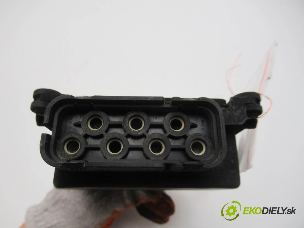 Volkswagen Touran    1.9TDI 105KM 03-15  Ventil magnetický 6Q0906625 (Ostatné)