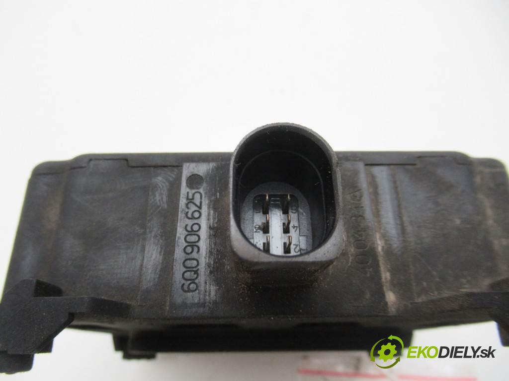 Volkswagen Touran    1.9TDI 105KM 03-15  Ventil magnetický 6Q0906625 (Ostatné)