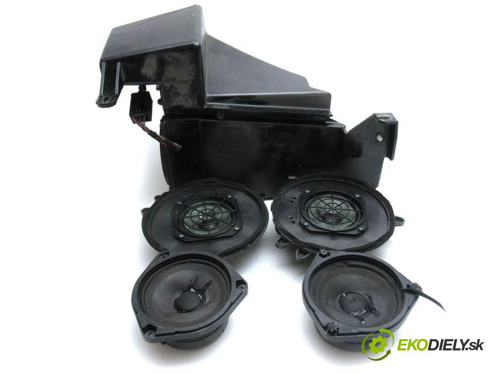 Audi A3 8L FL    HATCHBACK 3D 1.9TDI 130KM 00-03  reproduktory Bose - 8L0035381H 8D0035412A
