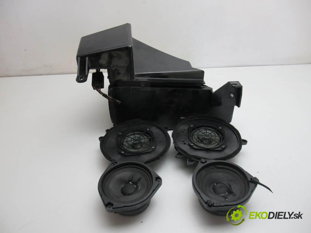 Audi A3 8L FL    HATCHBACK 3D 1.9TDI 130KM 00-03  reproduktory Bose - 8L0035381H 8D0035412A