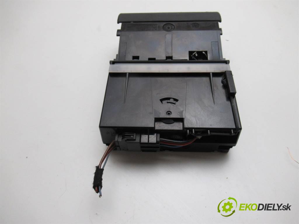 Audi A3 8L FL    HATCHBACK 3D 1.9TDI 130KM 00-03  Popolník 8L0857951C