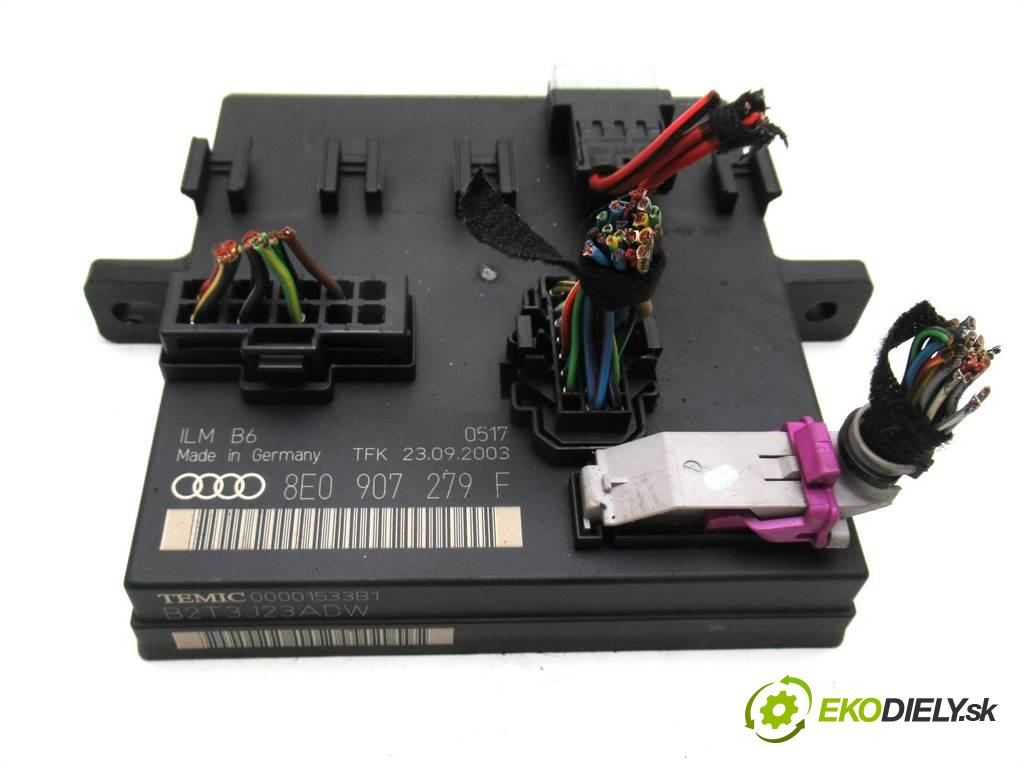 Audi A4 B6  2003 96 kW KOMBI 5D 1.9TDI 130KM 00-04 1900 modul světel 8E0907279F (Ostatní)