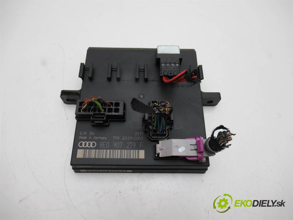 Audi A4 B6  2003 96 kW KOMBI 5D 1.9TDI 130KM 00-04 1900 modul světel 8E0907279F (Ostatní)