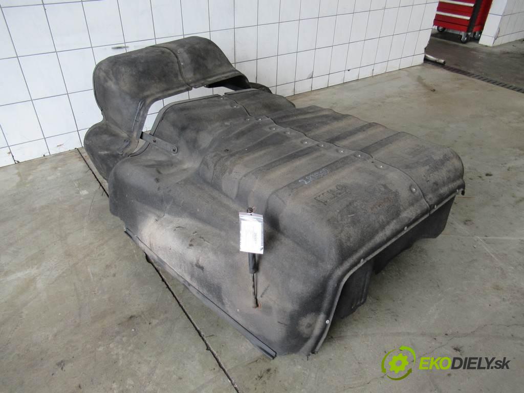 DAF XF 106    EURO6 SPACECAB MX11 440KM 13-  odhlučnění clona motora 1930362