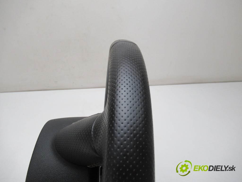 Audi A1  2003 96 kW A6 A7 1900 volant S-LINE 8X0419091L