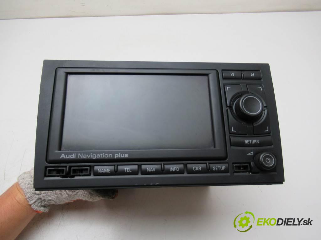 Audi A4 B6  2003 96 kW SEDAN 4D 1.9TDI 130KM 00-04 1900 RADIO